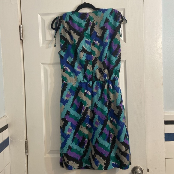 Banana Republic  Elegant Sleeveless V-Neck Multicolor Printed Dress Size 12 - Picture 5 of 8